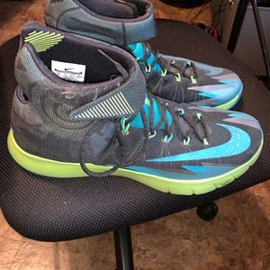 Mens basketball shoes